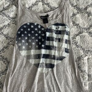 Wet Seal heart flag tank